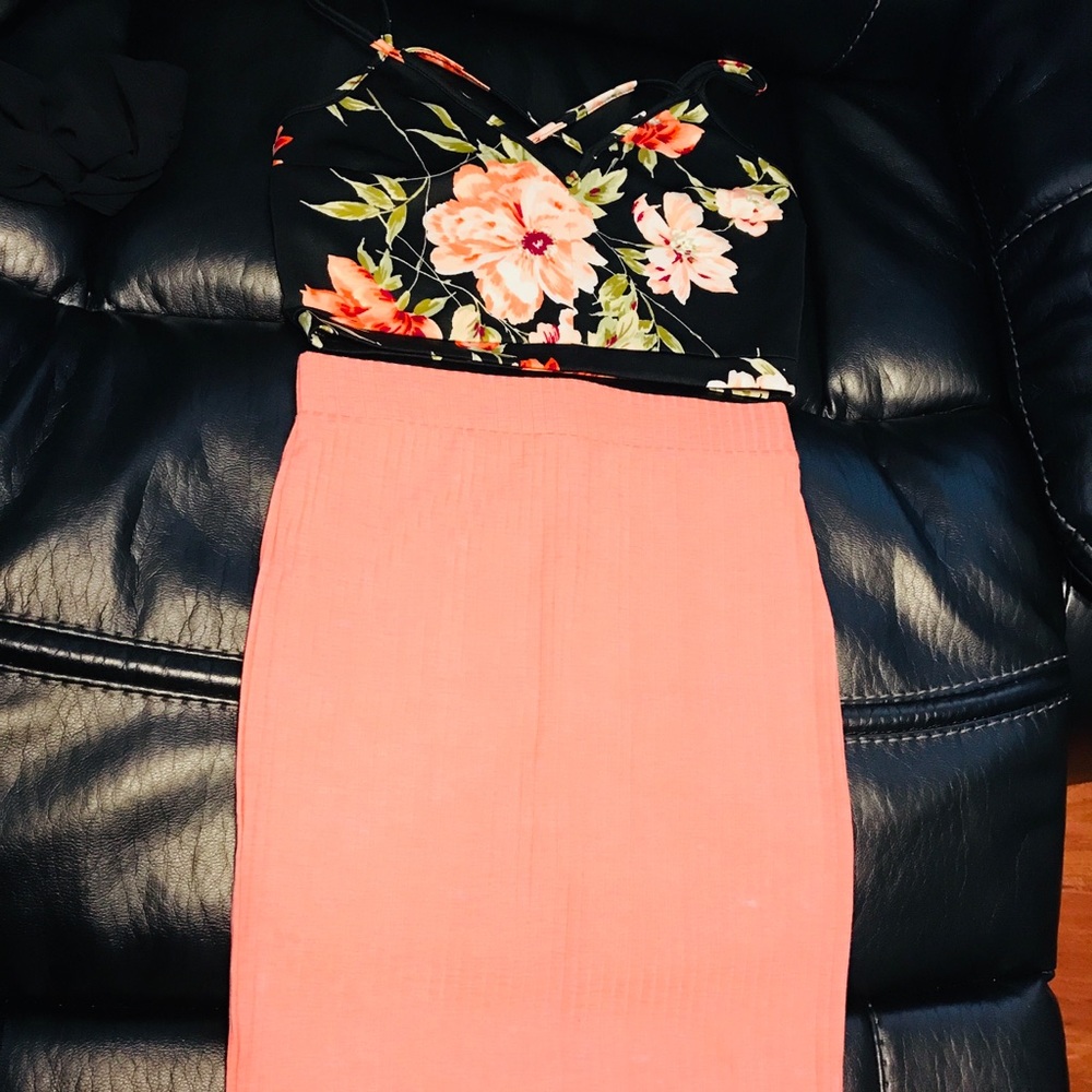 3 piece Outfit set 🌹crop top with skirts